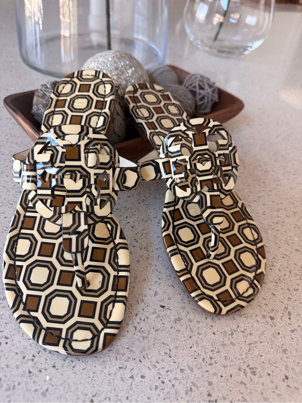 Tory Burch Geometric Print Thong Sandals in Cream, Black & Brown